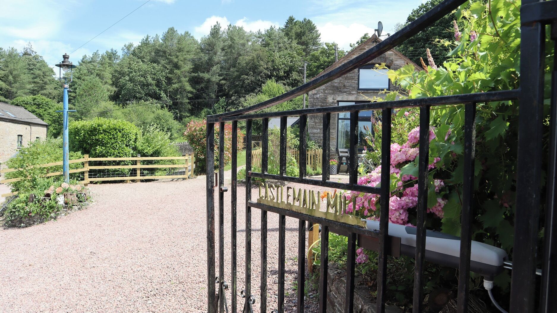 Cottage | Property grounds