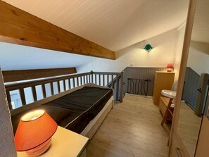 1 bedroom - Cozy Loft-Style T2 with Pool & Parking, near Argelès-sur-Mer Beach (Argelès-sur-Mer)