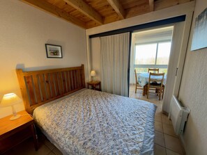 1 bedroom - Cozy Loft-Style T2 with Pool & Parking, near Argelès-sur-Mer Beach (Argelès-sur-Mer)