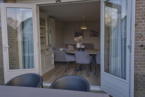 Outdoor dining - Vacation home Hornzicht (Eanjum)