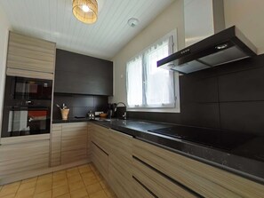 Fridge, microwave, oven, stovetop - 3-room house, enclosed garden, near beach, Wi-Fi, pets welcome (Bretignolles-sur-Mer)