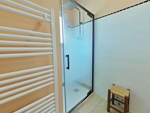 Bathroom - 3-room house, enclosed garden, near beach, Wi-Fi, pets welcome (Bretignolles-sur-Mer)