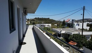 Property grounds - Rhodes Paulsia Cosy Apartments: Standard Apt (Psinthos Rodos)