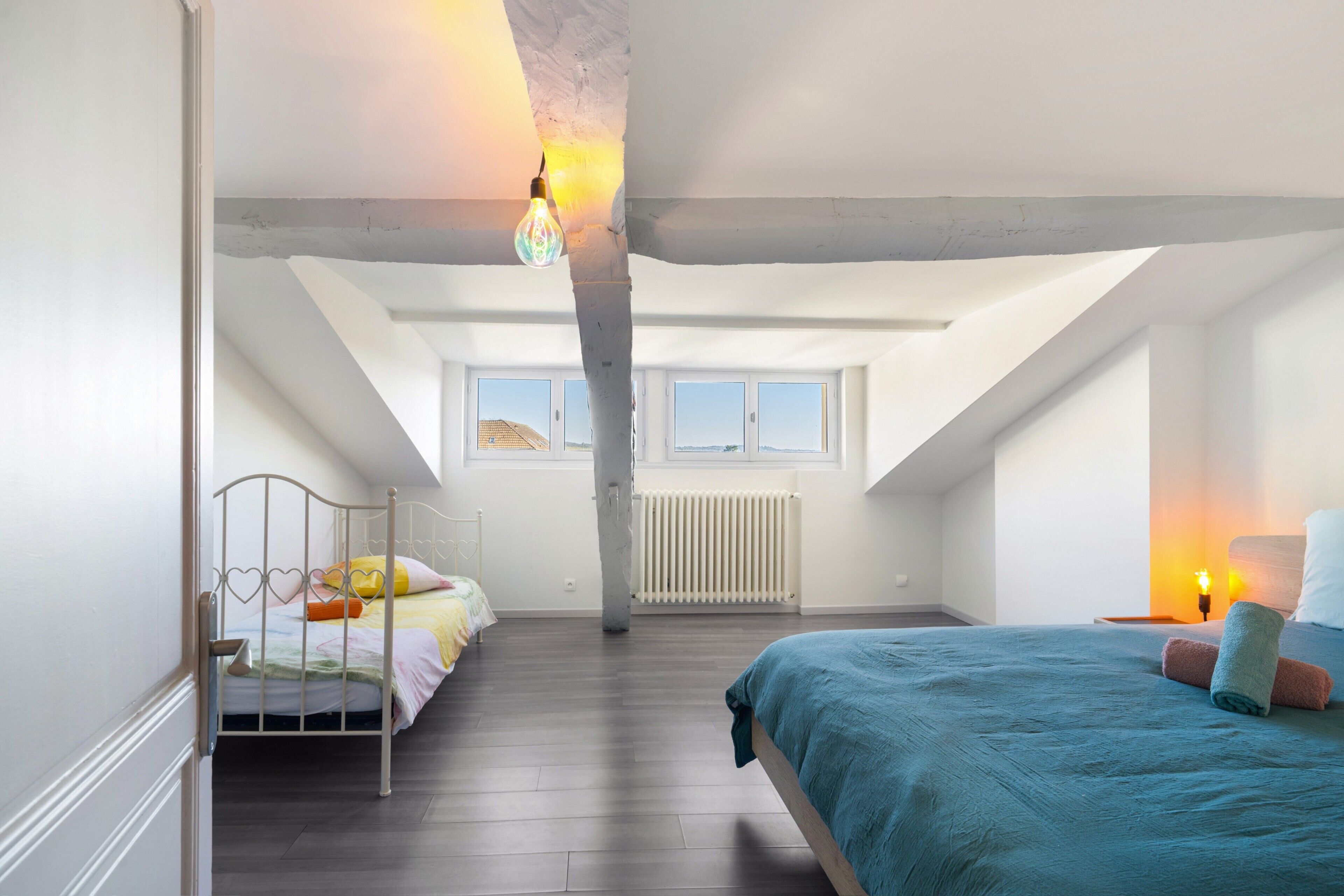 Iron/ironing board, WiFi, bed sheets