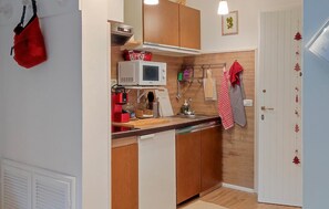 Fridge, coffee/tea maker - Stunning apartment in Fiumalbo with WiFi (Fiumalbo)