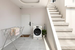 Deluxe Villa, City View | Interior - Bangkok's Most Beautiful Modern  Villa (Bangkok)