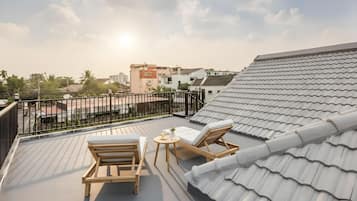 Deluxe Villa, City View | Terrace/patio