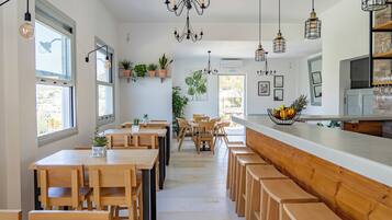 Termasuk sarapan Eropah setiap hari