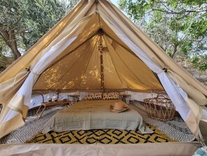 Tienda de campaña, 1 cama matrimonial, vista al resort, en el área del jardín | Áreas de la propiedad