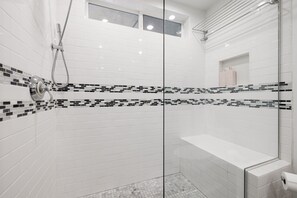Shower, hair dryer, towels - Remodeled Palm Desert Home by El Paseo: Mountain views, pool&spa, outdoor kitchen, sleeps 8 (Palm Desert)