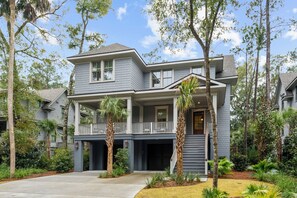 Exterior - New build home with sparkling pool (Kiawah Island)