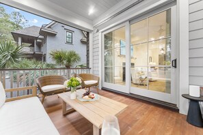 Terrace/patio - New build home with sparkling pool (Kiawah Island)