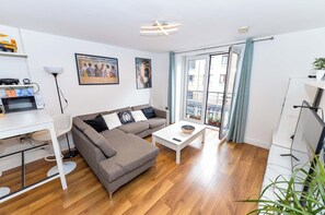 Living area - Modern apartment for your Belfast stay (Belfast)