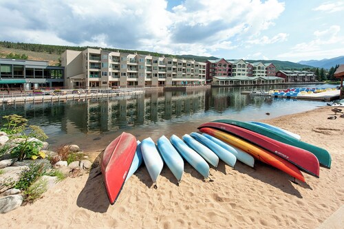Lakeside Keystone Condo Walk to Lake Minutes to Lifts Shops and Dining