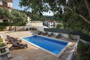 Pool - Spacious 4-bedroom villa Calluna in wonderful Mastrinka with AC (Mastrinka)
