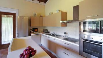 Réfrigérateur, micro-ondes, four, lave-vaisselle