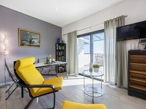 Interior - Sun, Moon, Star I - Amazing 1 bedroom apartment in Quelfes (Quelfes)