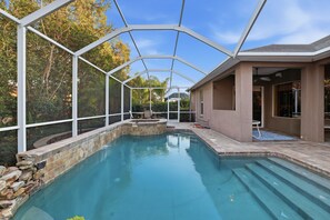 House, 3 Bedrooms | Pool - Charming 3br Oasis Comfort, Pool & Sunshine 3 Bedroom Home (Valrico)