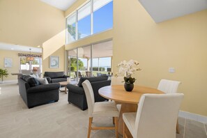Villa, 3 Bedrooms | Dining