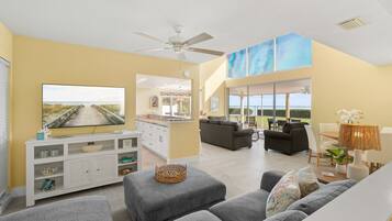 Villa, 3 soverom | Oppholdsområde | Smart-TV