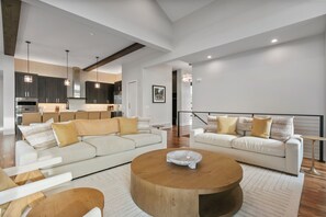 House, 5 Bedrooms | Living area - Easy East Village Ski Access Hot Tub 5br 5 Bedroom Home (Heber City)
