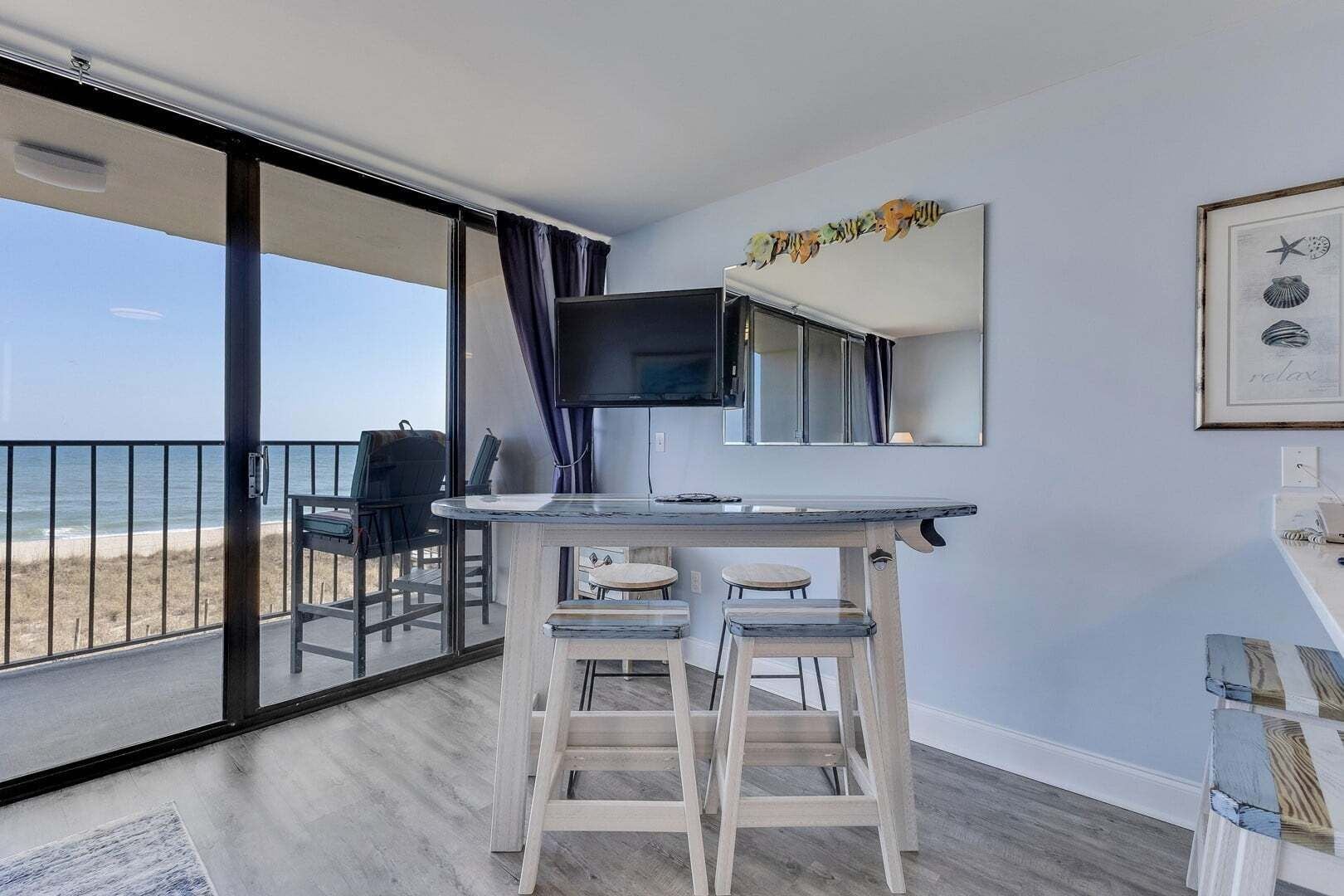 Condo, 1 Bedroom | Dining