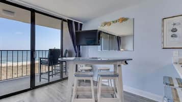 Condo, 1 Bedroom | Dining