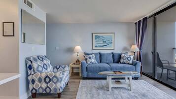 Condo, 1 Bedroom | Living area