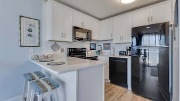 Kondominium, 1 kamar tidur | Dapur pribadi | Lemari es, oven, mesin pembuat kopi/teh, dan pemanggang roti