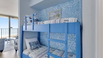 Appartement, 1 slaapkamer | 1 slaapkamer, een strijkplank/strijkijzer, gratis wifi