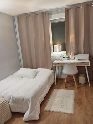 1 bedroom, desk, iron/ironing board, free WiFi