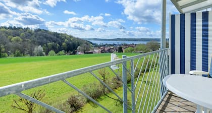 Deluxe Apartment with Lake View K3 203