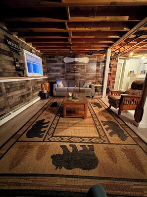 Lobby - Lovely 4-bedroom Stratton - Mt. Snow Getaway (Wardsboro)