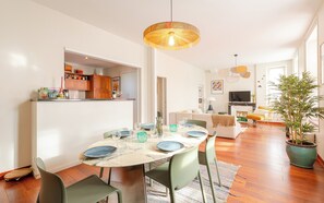 Dining - VIRGILE • KEYWEEK Family apartment in the heart of Biarritz (Biarritz)