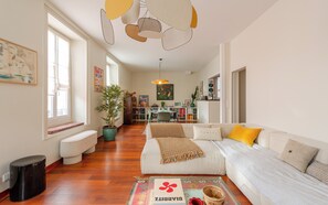 Living area - VIRGILE • KEYWEEK Family apartment in the heart of Biarritz (Biarritz)