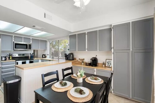 Home in Chandler, AZ. Private Pool, Retreat Near Phoenix, Scottsdale, & Tempe