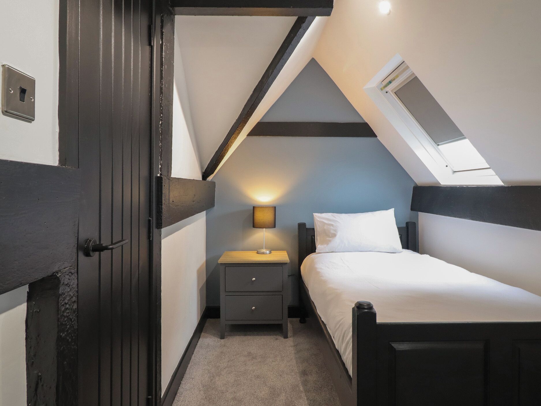 6 habitaciones, decoración personalizada y muebles diferentes 