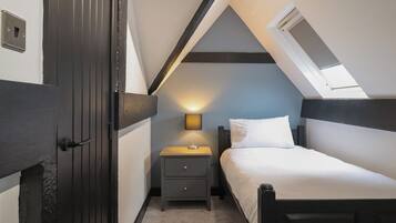 6 camere, con stile personalizzato, con arredamento individuale