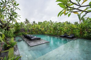 Hồ bơi