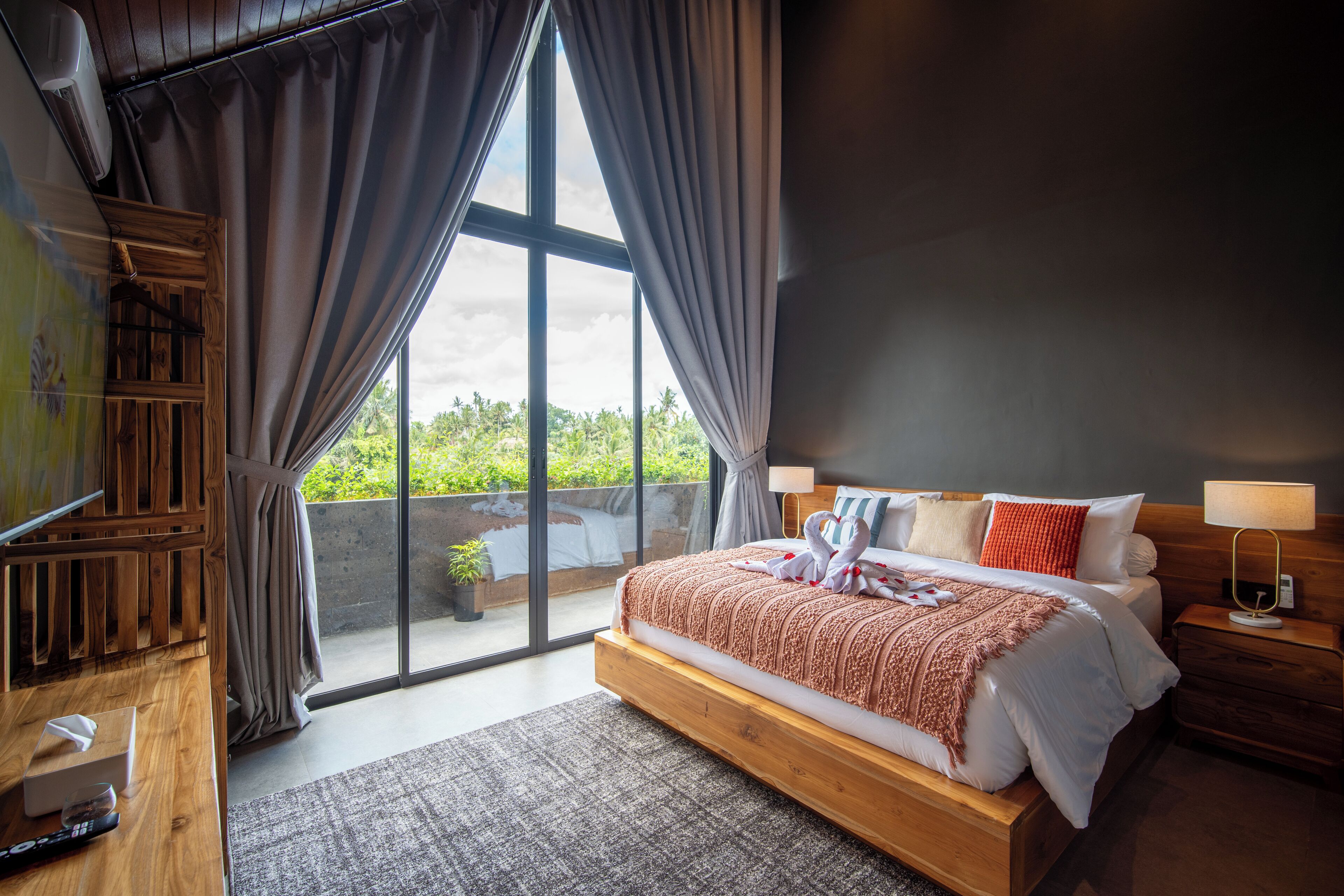 Deluxe Villa, 4 Bedrooms, Private Pool, Park View | In-room safe, desk, laptop workspace, blackout curtains