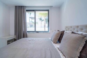 3 bedrooms, in-room safe, iron/ironing board, free WiFi - Panorama Luxury Summer Villa (Paralimni)