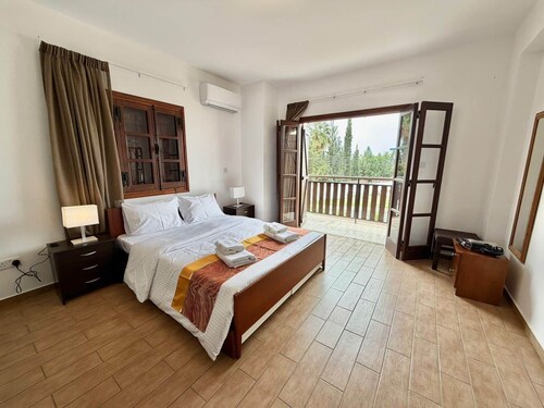 Villa Encanto - Private Heated Swimming Pool