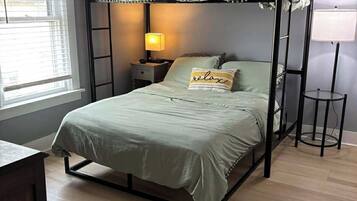 3 chambres, fer et planche à repasser, Wi-Fi gratuit, draps fournis