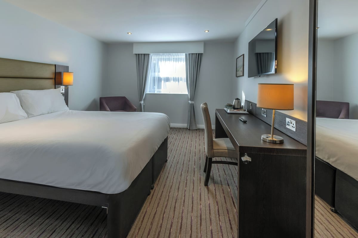 Dobbeltrom – basic | Skrivebord, strykejern/-brett og wi-fi (inkludert)