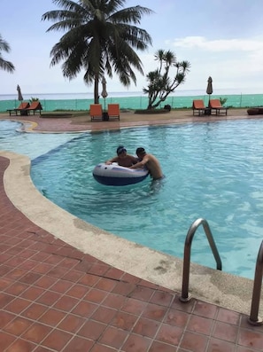 Habitación, 1 habitación, accesible para personas con discapacidad, fumadores | Piscina | Una piscina al aire libre