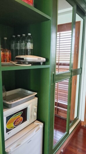 Room, 1 Bedroom, Accessible, Smoking | Bahagian dalam