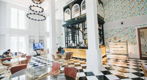 Room, 1 Bedroom, Accessible, Smoking | Dining