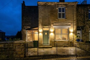 Exterior detail - Relaxed Brontë-country base with parking and WiFi (Oakworth)