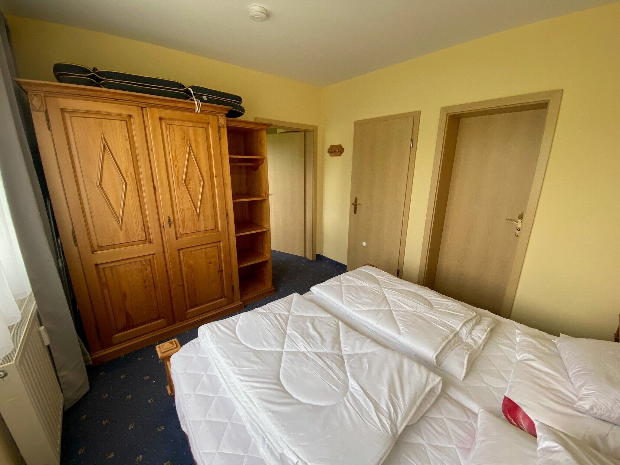 Iron/ironing board, WiFi