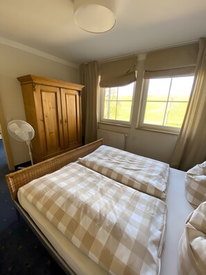 Iron/ironing board, WiFi